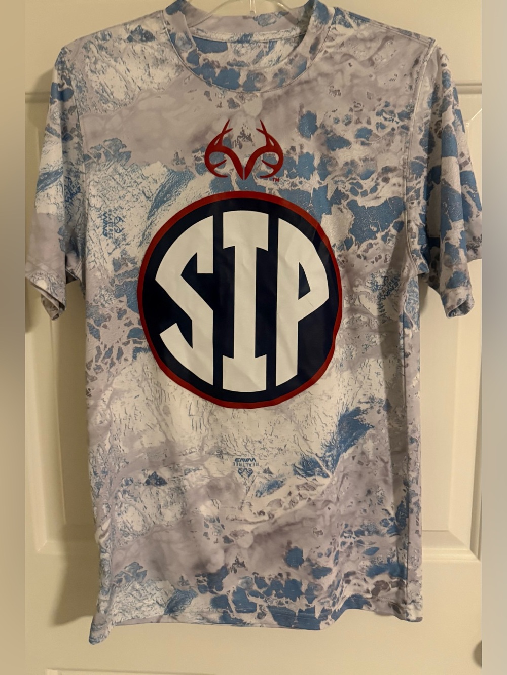 NEW Ole Miss Rebels Football SIP Real Tree Shirt Size Small